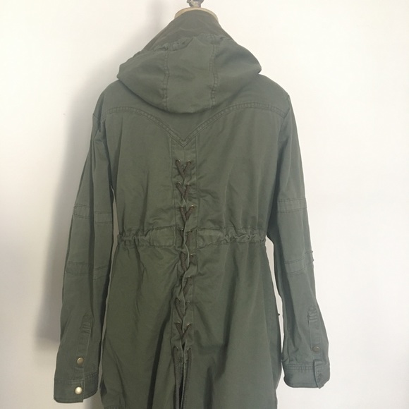 Utility camo green jacket with tie adjustments - Picture 4 of 5